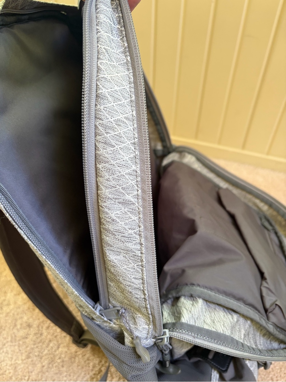 BURTON Backpack – Excellent Condition - Picture 12 of 12
